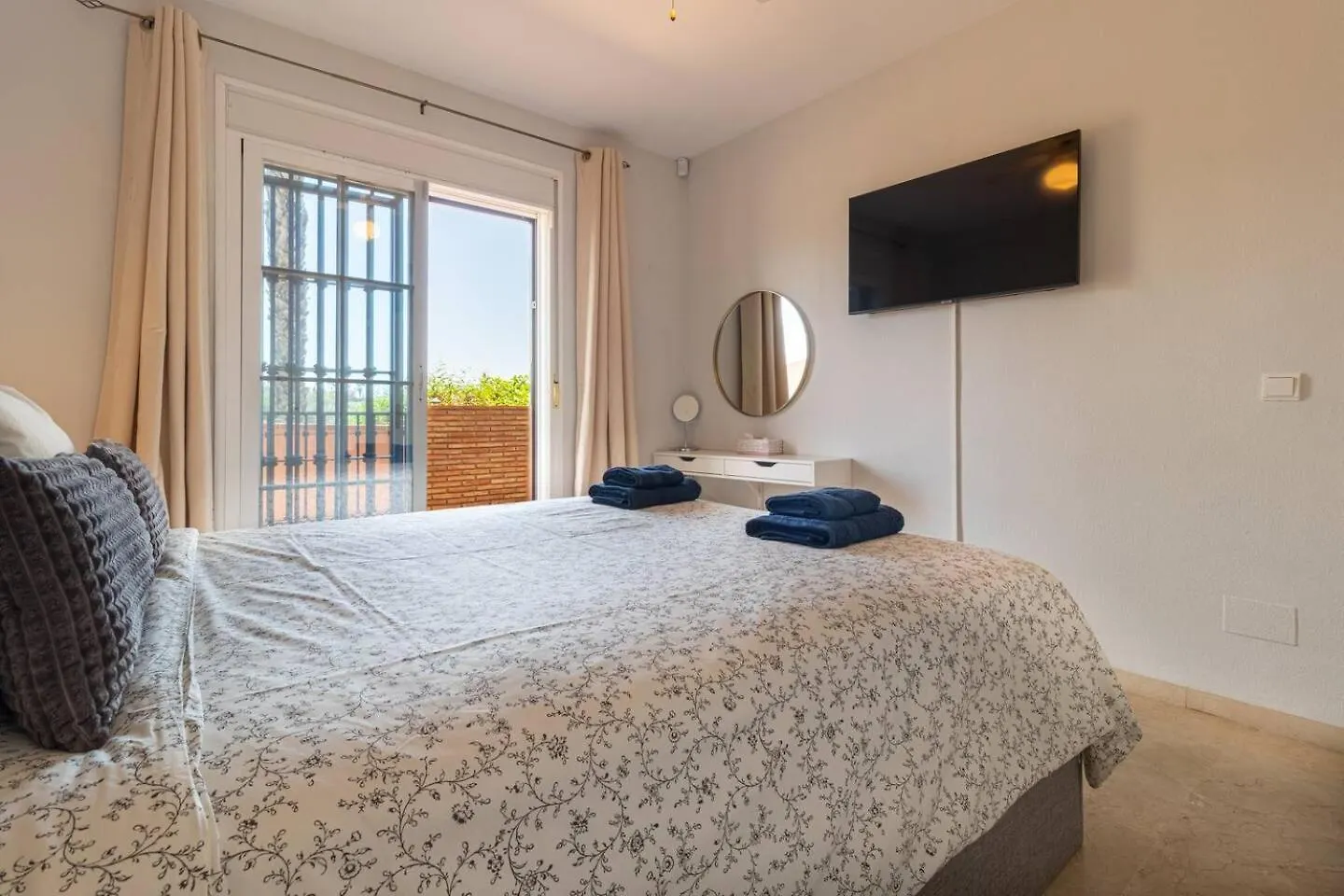Mijas Golf 3-Bed Ground Floor Direct Pool Access Daire Santa Fe de los Boliches