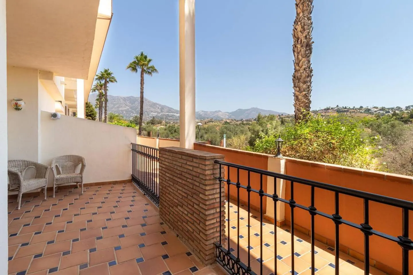 Mijas Golf 3-Bed Ground Floor Direct Pool Access Apartment Santa Fe de los Boliches