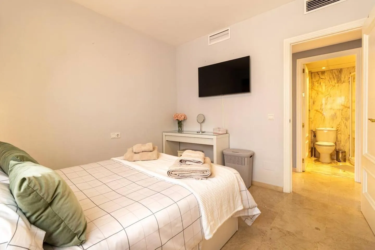 Santa Fe de los BolichesMijas Golf 3-Bed Ground Floor Direct Pool Access公寓 西班牙